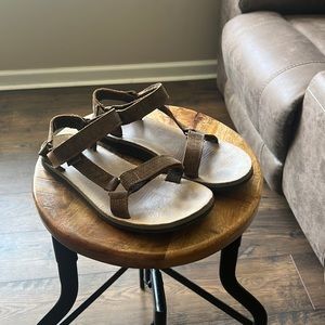 Women’s Teva Sandals brown leather 9 hiking